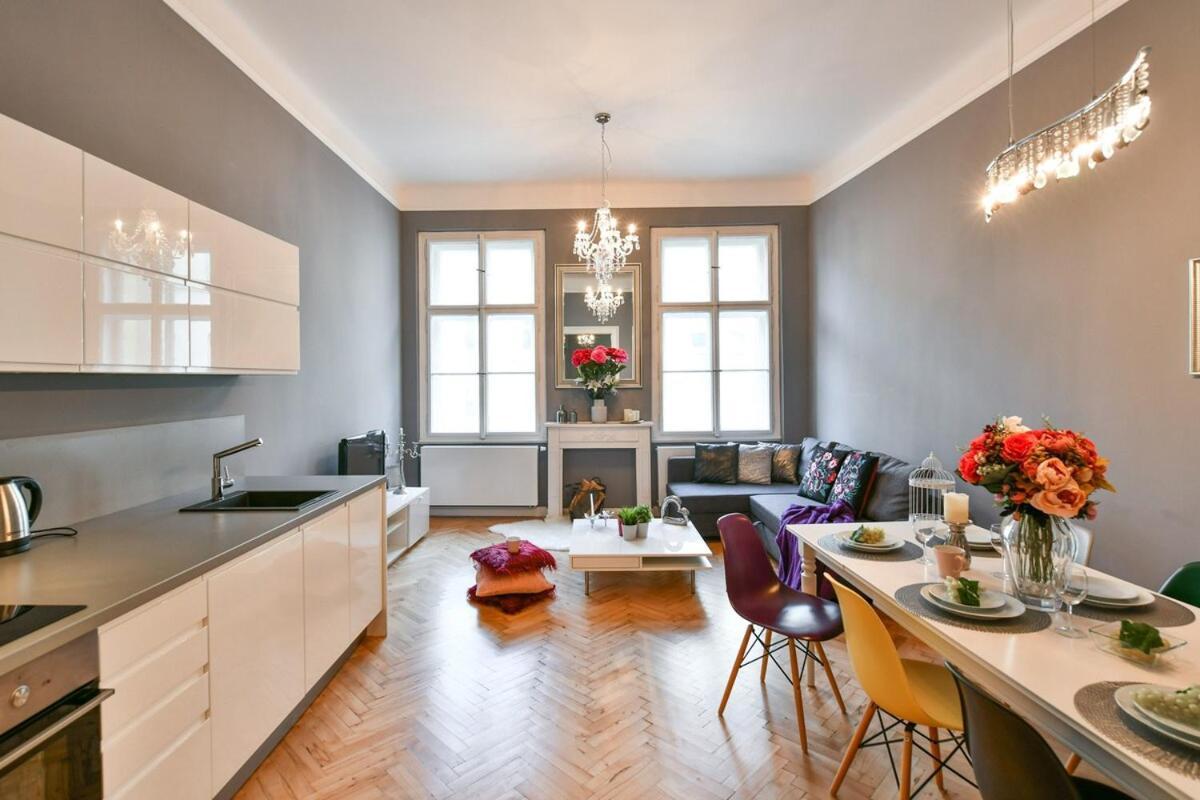 Cityscape Wenceslas Square Apartment Praha Bagian luar foto