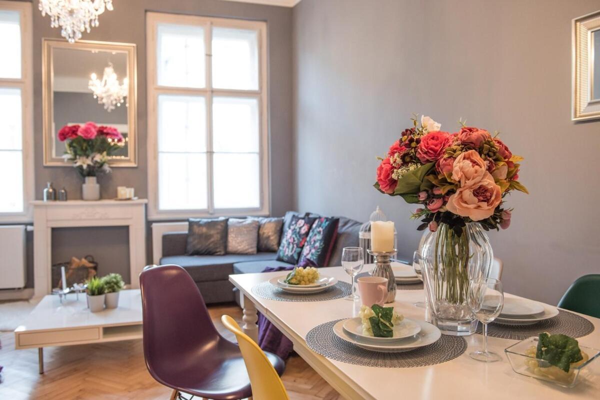 Cityscape Wenceslas Square Apartment Praha Bagian luar foto