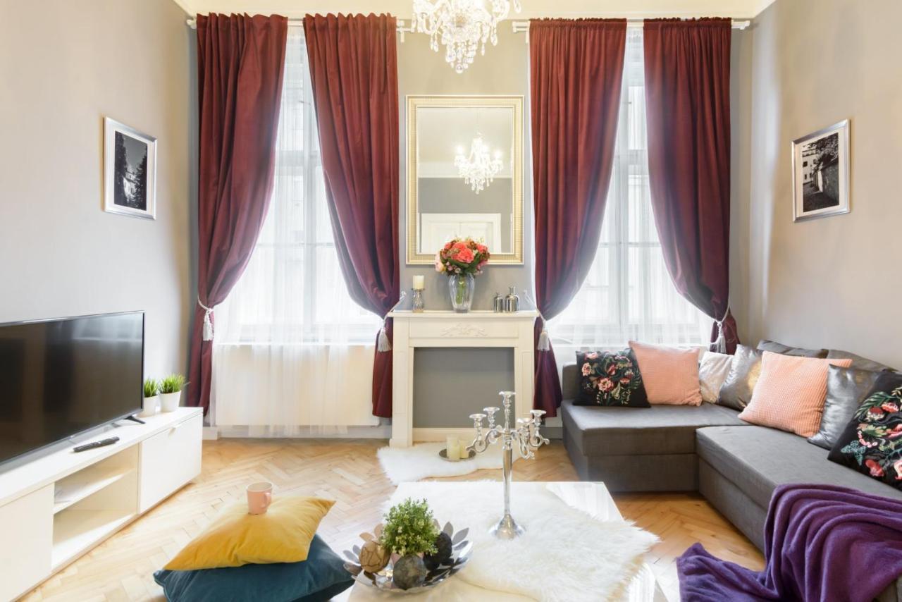 Cityscape Wenceslas Square Apartment Praha Bagian luar foto